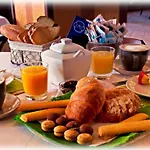 Emi Hotel Lippo