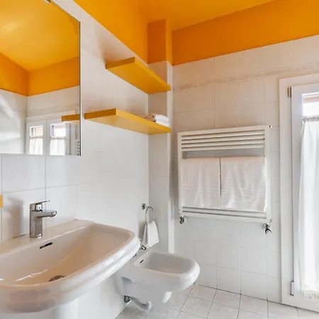 Hotel Emi 3*
