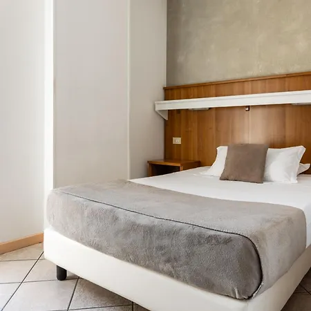 Hotel Emi 3*
