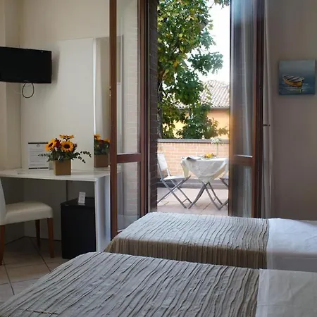 Emi Hotel 3*