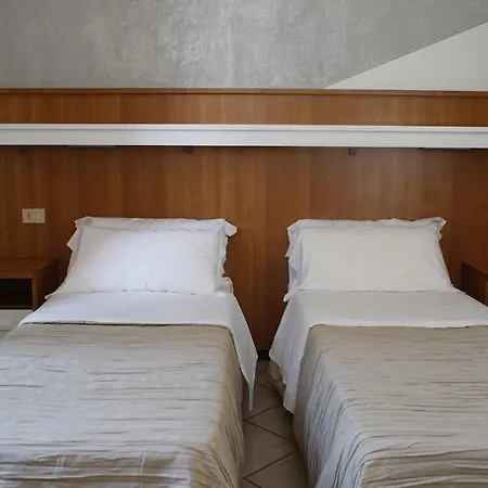 Hotel Emi